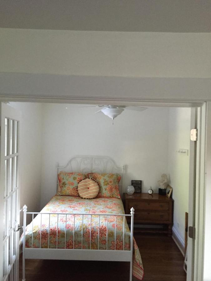 Oak Park Beauties - Tree Lined Streets - Walkable Apartment Bagian luar foto