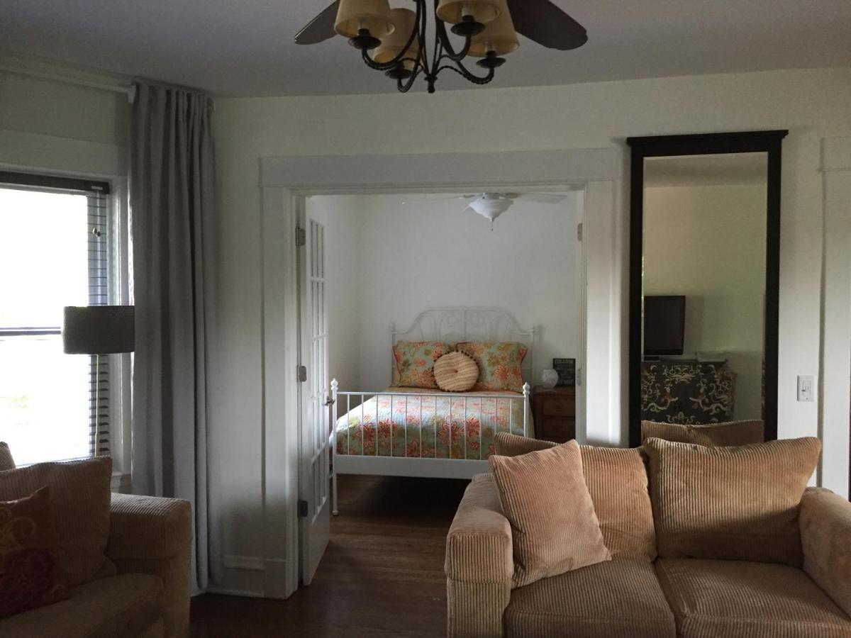 Oak Park Beauties - Tree Lined Streets - Walkable Apartment Bagian luar foto