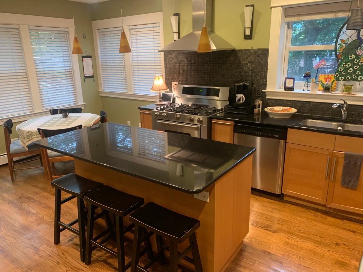 Oak Park Beauties - Tree Lined Streets - Walkable Apartment Bagian luar foto